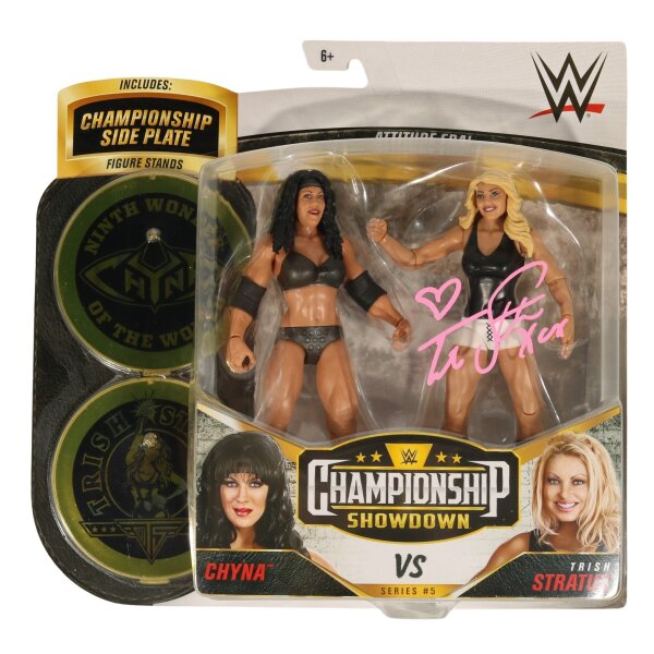 Chyna vs. Trish Stratus - MOC - WWF / WWE Championship Showdown - signiert
